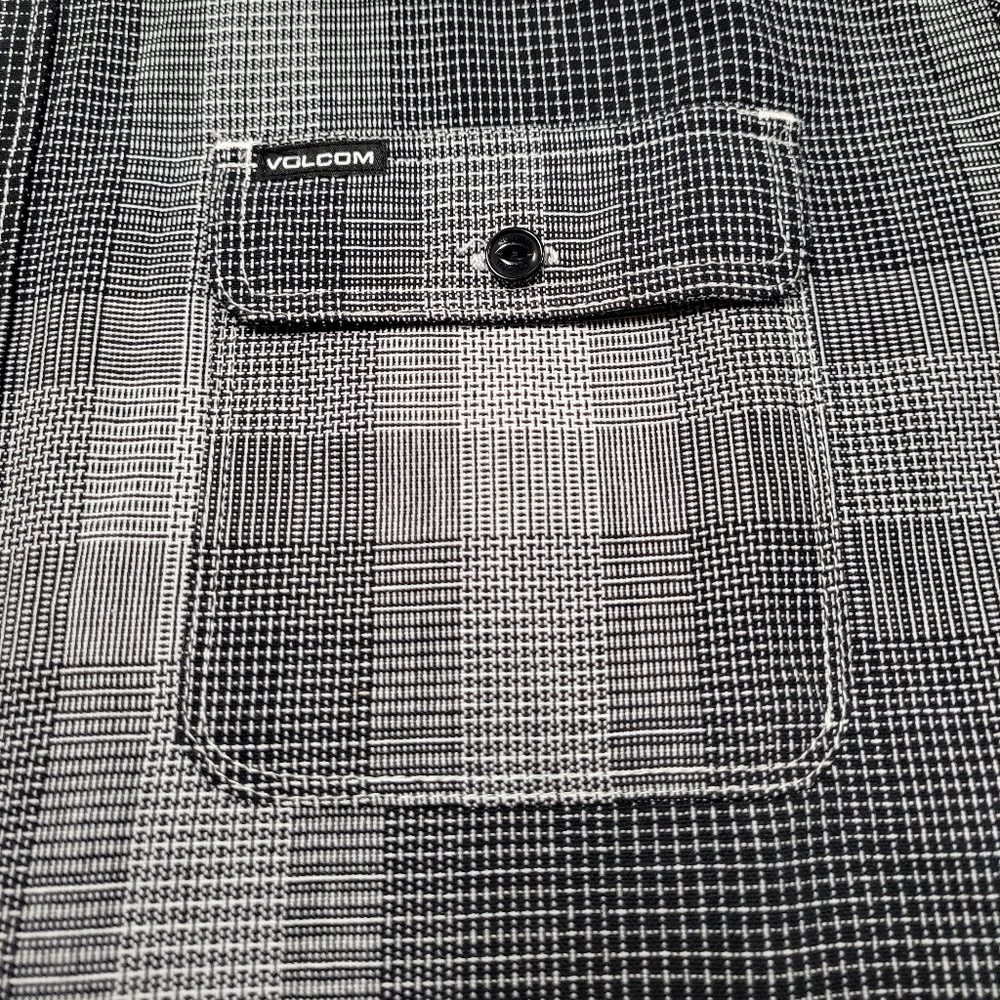 Volcom Modern Fit Button Down Short Sleeve Button… - image 8